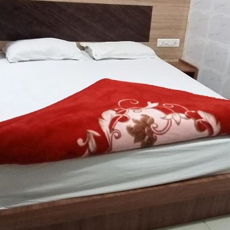 Hotel Shree Krishna Ахмедабад Екстер'єр фото