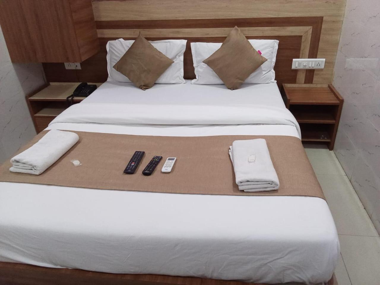 Hotel Shree Krishna Ахмедабад Екстер'єр фото